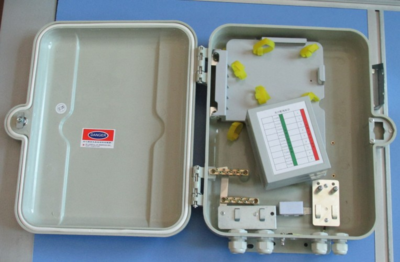 光纖箱與盒式光纖箱 24芯塑料材質(zhì)光纖箱在工控通訊設(shè)備中的應(yīng)用